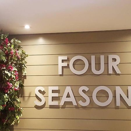 شقة Four Seasons 818- Spacious Cbd Studio - Onsite Parking, Gym & Rooftop Pool كيب تاون المظهر الخارجي الصورة