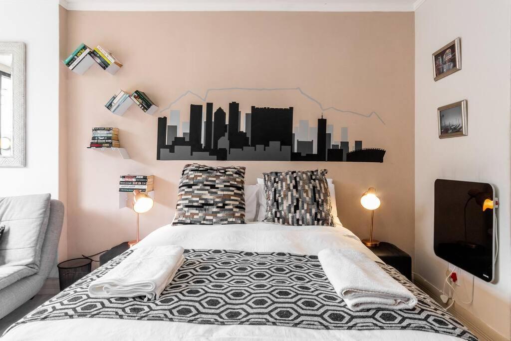 شقة Four Seasons 818- Spacious Cbd Studio - Onsite Parking, Gym & Rooftop Pool كيب تاون المظهر الخارجي الصورة